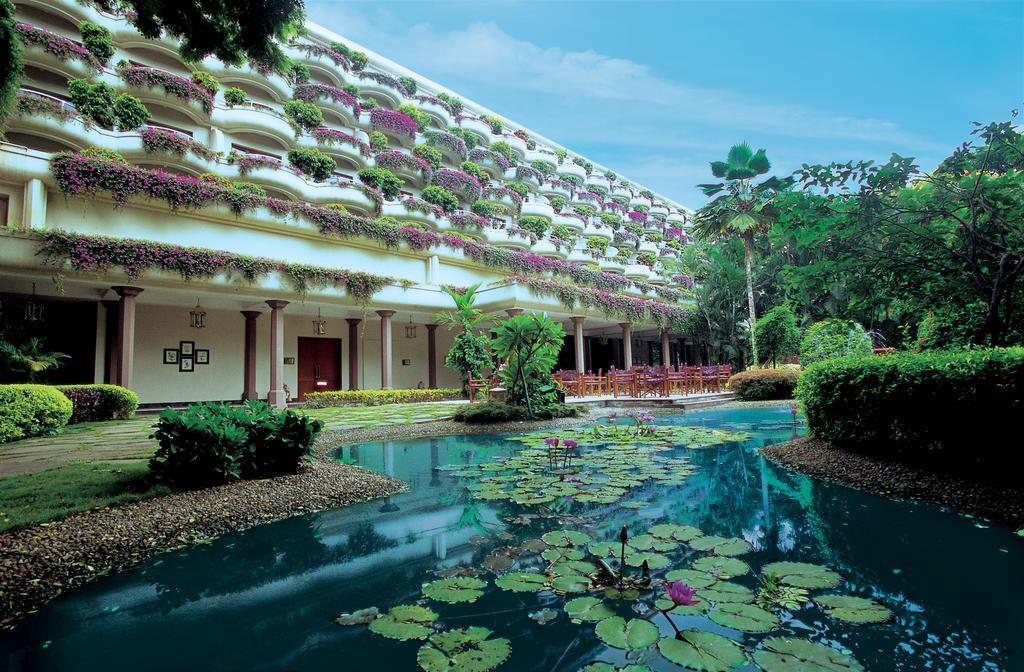 The Oberoi Bengaluru Hotel Exterior photo